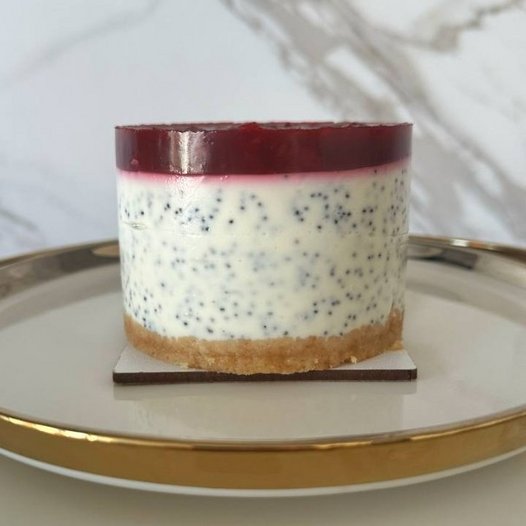 Poppyseed / Cherry (bento)