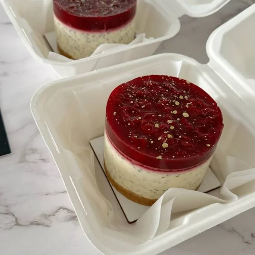 Poppyseed / Cherry (bento)