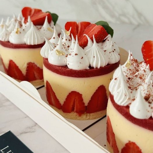 Mini Fraisier Cake