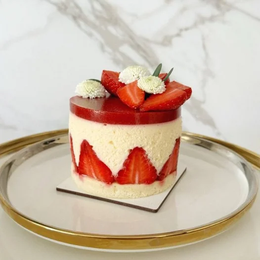 Mini Fraisier Cake