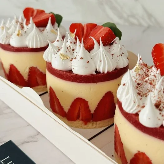Mini Fraisier Cake