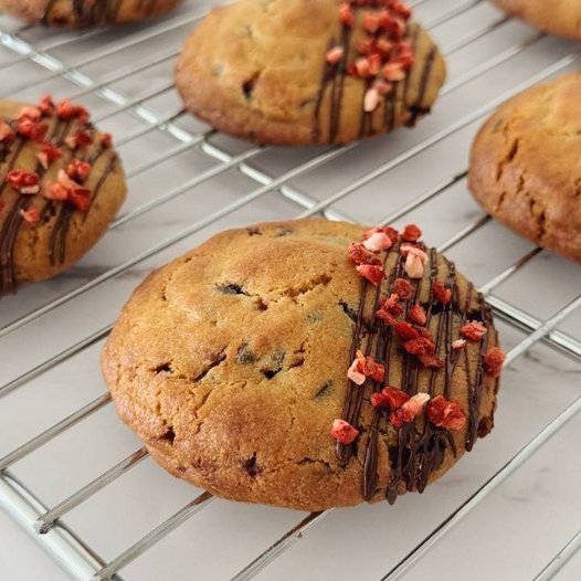 Cookies with cheesecake fiiling