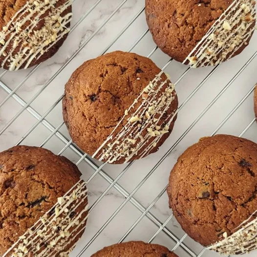 Cookies with cheesecake fiiling