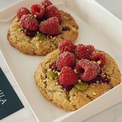 Pistachio Raspberry Cookies