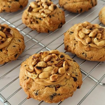 Peanut Butter Dark Chocolate Cookies