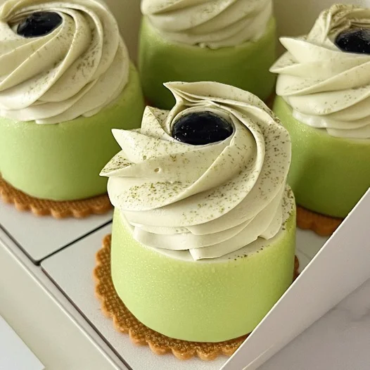 Matcha Blueberry Mini Cheesecakes Matcha Blueberry Mini Cheesecakes