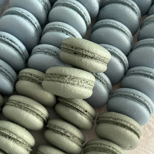 Video Lesson on Macarons on French Meringue Video Lesson on Macarons on French Meringue